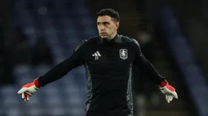 dibu-martinez-aston-villa-crustal-palace-e1740519026706