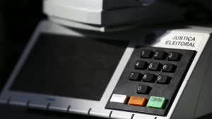lacracao-urnas-eletronicas_mcamgo_abr_210920221818-5-e1730085494290