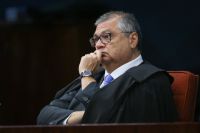 Senador Jader Barbalho recebe alta após 3 dias internado em Belém